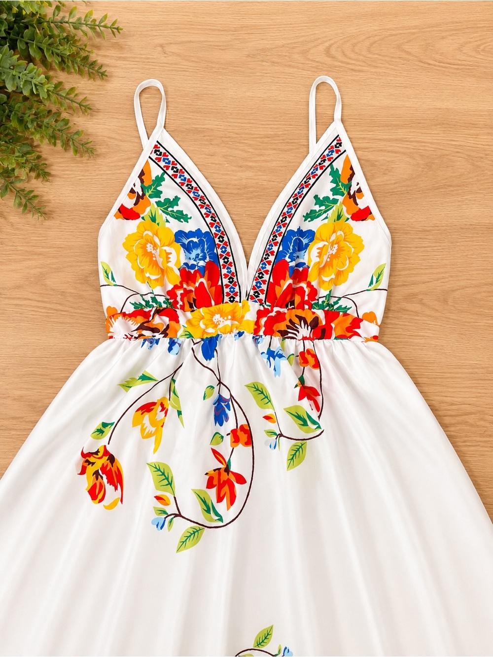 White Floral Maxi Dress with V-Neck - Picture 3 of 4